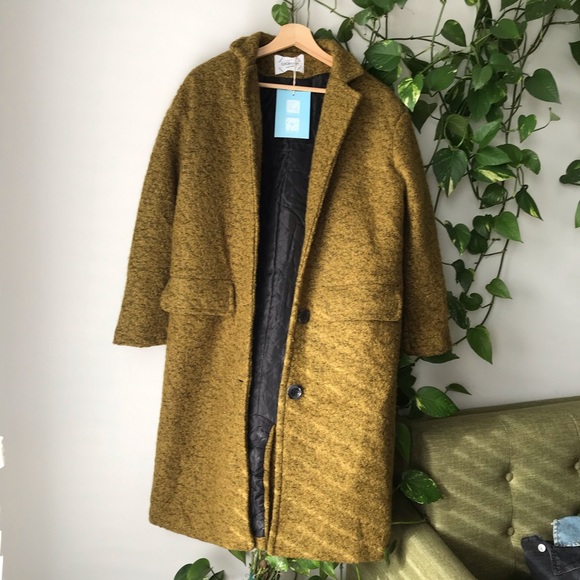Long coat in beautiful green color! - Picture 1 of 5